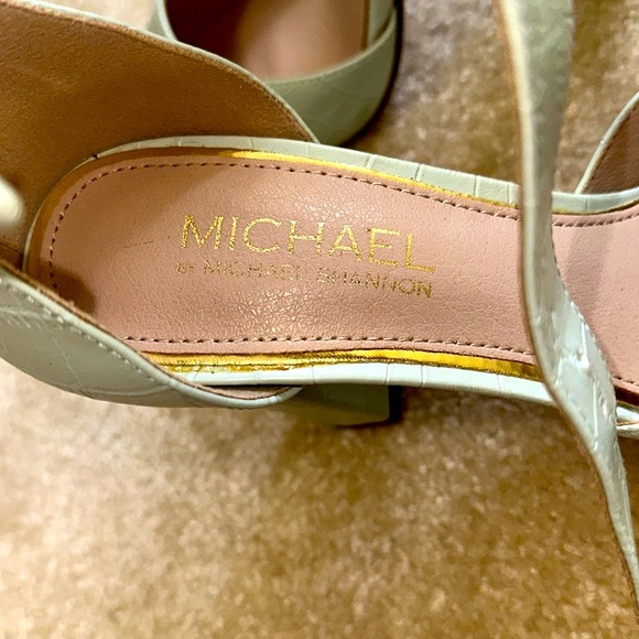 ROMINA Heels - Picture 4 of 7